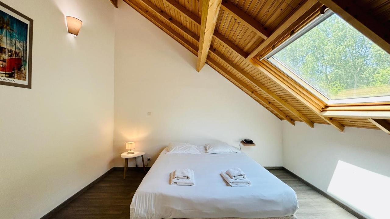 Chalet Avec Terrasse Sur Pilotis Vue Sur L'Etang รู ภายนอก รูปภาพ
