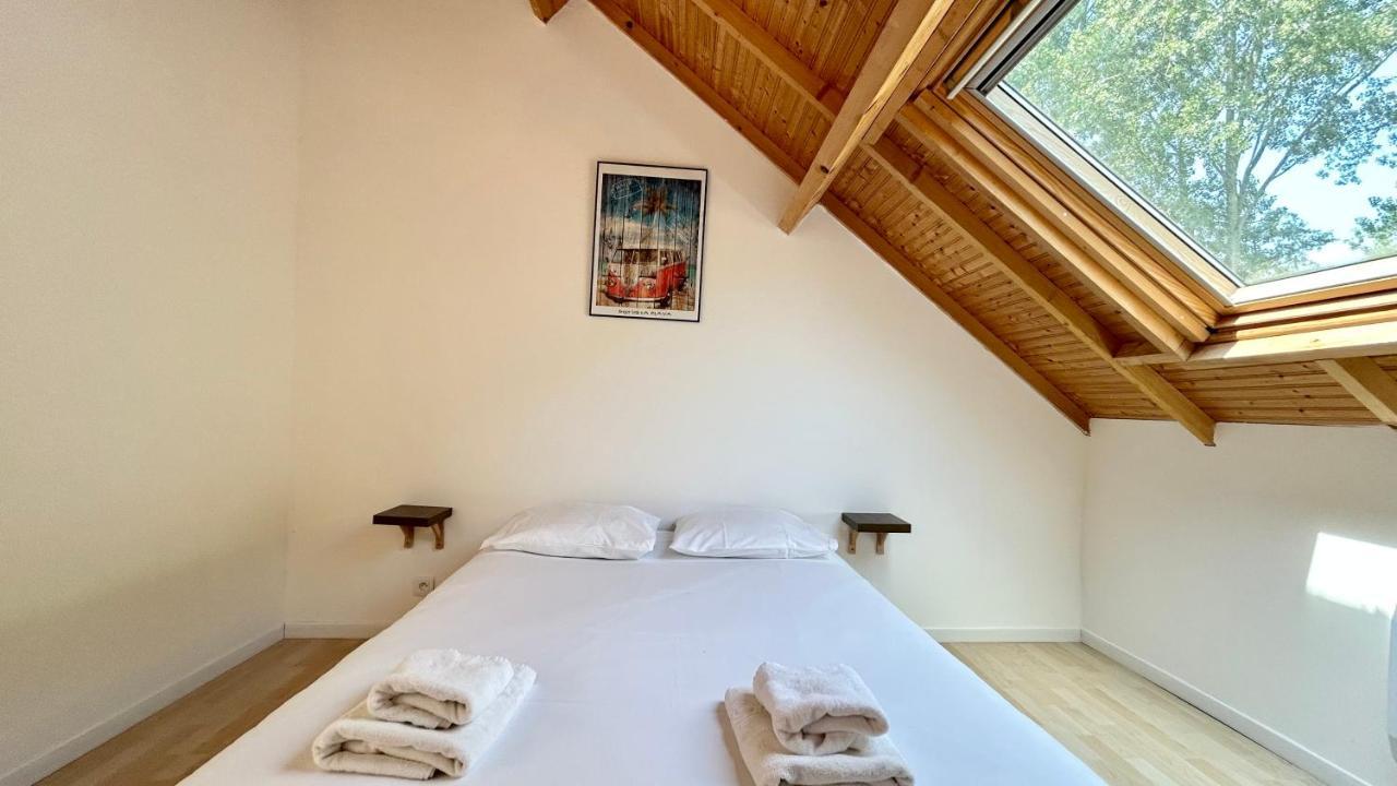 Chalet Avec Terrasse Sur Pilotis Vue Sur L'Etang รู ภายนอก รูปภาพ